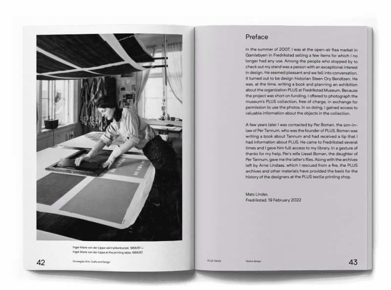 Oppslag fra boka om PLUS Tekstil